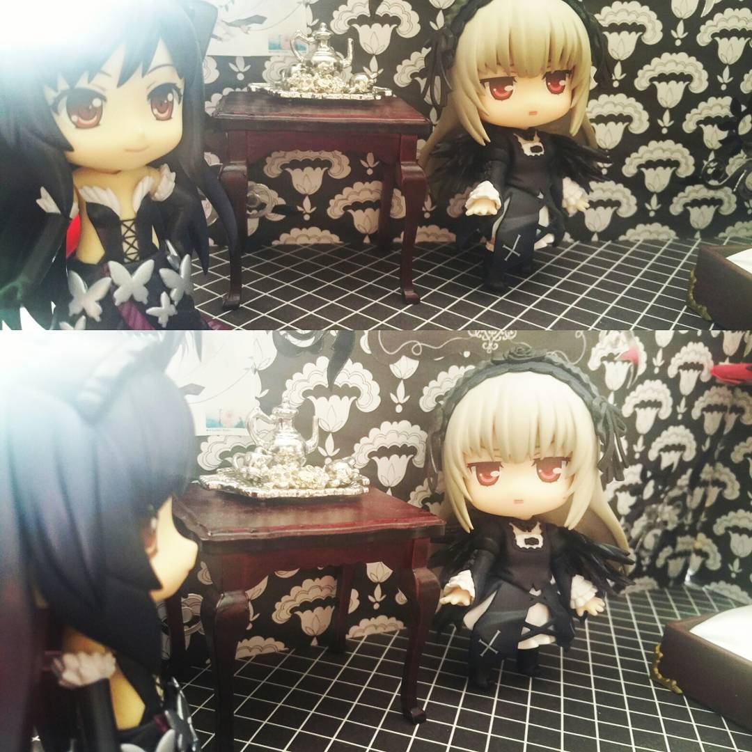 3girls 4girls blonde_hair blunt_bangs doll dress flower frills hat long_hair multiple_girls red_eyes solo suigintou