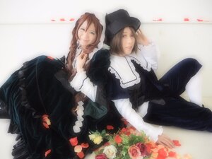 Rating: Safe Score: 0 Tags: 2girls brown_hair dress flower hat long_hair multiple_cosplay multiple_girls petals rose sitting tagme User: admin