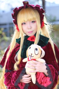 Rating: Safe Score: 0 Tags: 1girl blonde_hair blurry blurry_background bonnet depth_of_field dress flower frills jewelry lips long_hair long_sleeves looking_at_viewer photo red_dress ring rose shinku smile solo User: admin