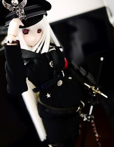 Rating: Safe Score: 0 Tags: 1girl blurry blurry_foreground depth_of_field doll gun hat long_hair military military_uniform peaked_cap red_eyes solo suigintou uniform weapon white_hair User: admin