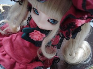 Rating: Safe Score: 0 Tags: 1girl blonde_hair blue_eyes bow doll dress flower hat long_hair looking_at_viewer photo pink_flower red_dress red_flower rose shinku solo User: admin