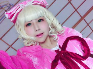 Rating: Safe Score: 0 Tags: 1girl blonde_hair blunt_bangs bow dress eyelashes hair_ribbon hinaichigo indoors lips lipstick looking_at_viewer makeup pink_dress ribbon short_hair solo upper_body User: admin