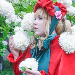 Rating: Safe Score: 0 Tags: 1girl blonde_hair blue_eyes bouquet brooch flower hat lips long_hair photo profile realistic shinku solo upper_body User: admin