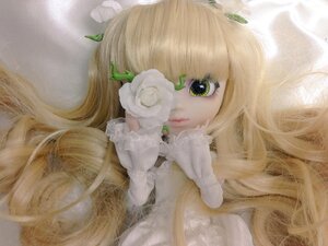 Rating: Safe Score: 0 Tags: 1girl bangs blonde_hair doll dress flower gloves green_eyes hair_ornament kirakishou leaf lips long_hair looking_at_viewer rose solo white_flower User: admin