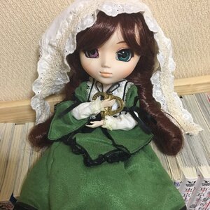 Rating: Safe Score: 0 Tags: 1girl doll dress frills green_dress lace long_hair long_sleeves looking_at_viewer sitting solo suiseiseki User: admin