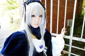 Rating: Safe Score: 0 Tags: 1girl dress flower frills hairband lips long_hair long_sleeves looking_at_viewer red_eyes rose silver_hair solo suigintou upper_body User: admin