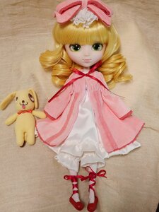 Rating: Safe Score: 0 Tags: 1girl blonde_hair bow doll dress drill_hair green_eyes hina_ichigo hinaichigo looking_at_viewer pink_bow ribbon shoes smile solo standing stuffed_animal User: admin