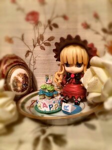 Rating: Safe Score: 0 Tags: 1girl blonde_hair blue_eyes blurry blurry_foreground depth_of_field doll dress flower long_hair photo rose shinku sitting solo teacup User: admin