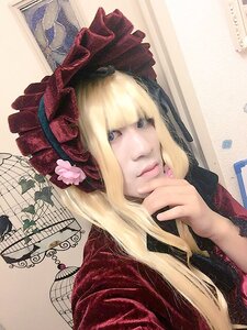 Rating: Safe Score: 0 Tags: 1girl bangs blonde_hair blue_eyes closed_mouth flower lips long_hair looking_at_viewer shinku solo traditional_media User: admin