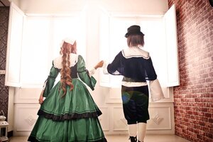 Rating: Safe Score: 0 Tags: 1boy braid brown_hair dress green_dress hat indoors long_hair long_sleeves multiple_cosplay tagme User: admin