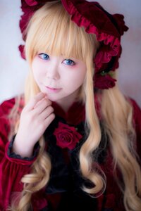 Rating: Safe Score: 0 Tags: 1girl bangs blonde_hair blue_eyes blurry blurry_background bonnet bow closed_mouth depth_of_field flower lips lolita_fashion long_hair looking_at_viewer pink_rose red_flower red_rose rose shinku solo User: admin