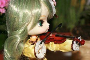 Rating: Safe Score: 0 Tags: 1girl blurry bow_(instrument) depth_of_field doll flower green_eyes green_hair guitar instrument kanaria long_hair music playing_instrument profile rose solo upper_body violin User: admin