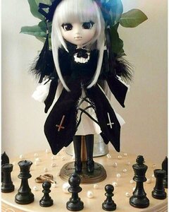 Rating: Safe Score: 0 Tags: 1girl bangs boots doll dress full_body knee_boots long_hair long_sleeves looking_at_viewer photo solo standing suigintou white_hair User: admin