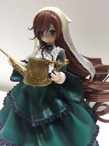 Rating: Safe Score: 0 Tags: 1girl blue_eyes brown_hair doll dress frills green_dress heterochromia holding long_hair long_sleeves ribbon solo suiseiseki very_long_hair watering_can wide_sleeves User: admin