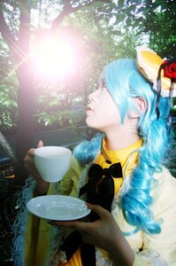 Rating: Safe Score: 0 Tags: 1girl aqua_hair blue_hair bow cup hat holding kanaria komeiji_koishi profile solo sunlight teacup User: admin