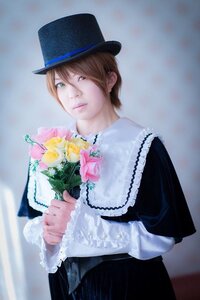 Rating: Safe Score: 0 Tags: 1girl bouquet brown_hair flower green_eyes hat holding jewelry lips long_sleeves necklace realistic solo souseiseki top_hat User: admin
