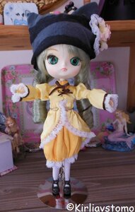 Rating: Safe Score: 0 Tags: 1girl black_footwear blonde_hair doll dress frills green_eyes hat kanaria long_sleeves looking_at_viewer mary_janes shoes solo standing white_legwear yellow_dress User: admin