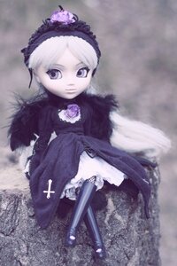 Rating: Safe Score: 0 Tags: 1girl closed_mouth doll dress flower frills gothic_lolita lolita_fashion lolita_hairband long_hair long_sleeves looking_at_viewer purple_eyes rose solo standing striped_legwear suigintou wings User: admin