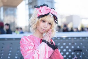 Rating: Safe Score: 0 Tags: 1girl blonde_hair blurry blurry_background blurry_foreground bow building depth_of_field hair_bow hairband hinaichigo lips long_sleeves looking_at_viewer outdoors photo photo_background realistic short_hair smile solo upper_body User: admin
