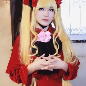 Rating: Safe Score: 0 Tags: 1girl bangs blonde_hair blue_eyes bow flower lips long_hair long_sleeves looking_at_viewer own_hands_together photo pink_rose realistic rose shinku solo traditional_media upper_body User: admin