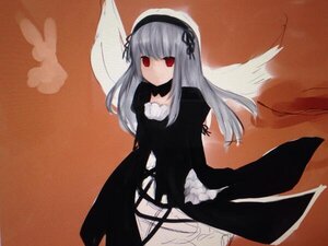 Rating: Safe Score: 0 Tags: 1girl bangs black_dress black_wings detached_collar dress flower frills hairband image long_hair long_sleeves looking_at_viewer red_eyes rose silver_hair simple_background solo suigintou wings User: admin