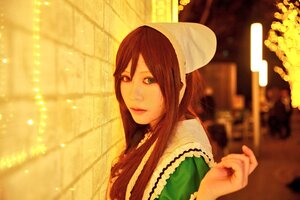 Rating: Safe Score: 0 Tags: 1girl bangs blurry brown_hair dress green_dress green_eyes hat head_scarf indoors long_hair long_sleeves looking_at_viewer solo suiseiseki upper_body User: admin