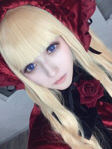 Rating: Safe Score: 0 Tags: 1girl bangs blonde_hair blue_eyes bonnet bow closed_mouth eyelashes face flower lips long_hair looking_at_viewer pink_rose portrait red_flower red_rose rose shinku smile solo User: admin