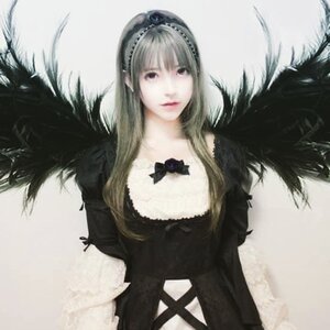 Rating: Safe Score: 0 Tags: 1girl black_dress black_wings dress flower hairband lips long_hair looking_at_viewer rose solo suigintou wings User: admin