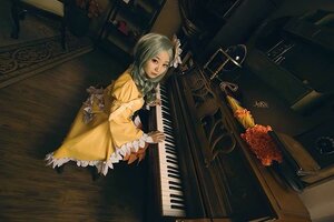 Rating: Safe Score: 0 Tags: 1girl flower frilled_sleeves frills hair_flower hair_ornament indoors instrument kanaria long_sleeves music piano playing_instrument solo violin wide_sleeves yellow_dress User: admin