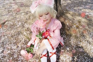 Rating: Safe Score: 0 Tags: 1girl blonde_hair bouquet closed_eyes dress flower hat hinaichigo lips long_sleeves photo short_hair smile solo yakumo_yukari User: admin