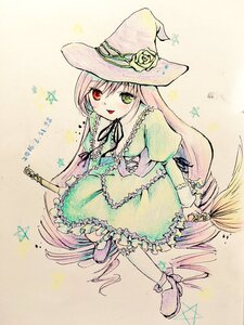 Rating: Safe Score: 0 Tags: 1girl broom dress flower frills green_dress green_eyes hat heterochromia image long_hair long_sleeves red_eyes rose smile solo suiseiseki traditional_media very_long_hair watercolor_(medium) User: admin