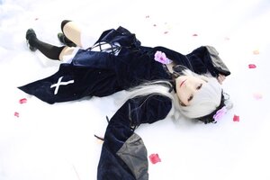 Rating: Safe Score: 0 Tags: 1girl black_legwear dress flower from_above long_sleeves looking_at_viewer petals solo suigintou User: admin