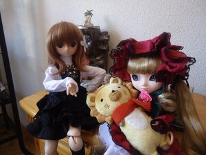 Rating: Safe Score: 0 Tags: 2girls blonde_hair blue_eyes doll dress flower long_hair multiple_girls rose shinku sitting solo stuffed_animal User: admin