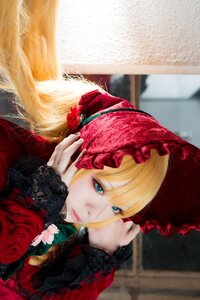 Rating: Safe Score: 0 Tags: 1girl bangs blonde_hair blue_eyes blurry blurry_background bonnet depth_of_field flower indoors lace long_hair photo rose shinku solo upper_body User: admin