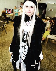 Rating: Safe Score: 0 Tags: 1girl 3d black_dress dress gothic_lolita lolita_fashion long_hair long_sleeves photo solo standing suigintou white_hair User: admin