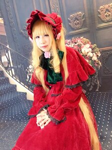 Rating: Safe Score: 0 Tags: 1girl blonde_hair bonnet dress flower lace long_hair long_sleeves looking_at_viewer red_dress shinku solo User: admin