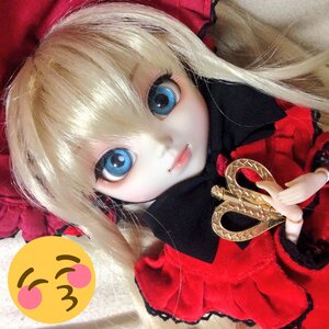 Rating: Safe Score: 0 Tags: 1girl blonde_hair blue_eyes bow capelet closed_mouth doll long_hair looking_at_viewer ribbon shinku smile solo upper_body User: admin