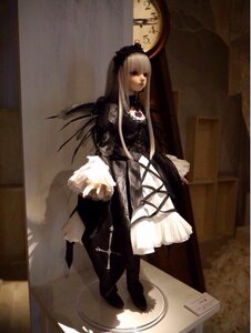 Rating: Safe Score: 0 Tags: 1girl bangs blonde_hair doll dress gothic_lolita lolita_fashion long_hair long_sleeves solo standing suigintou wide_sleeves wings User: admin