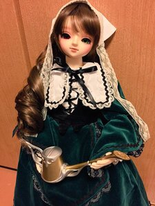 Rating: Safe Score: 0 Tags: 1girl black_dress brown_hair closed_mouth doll dress frills gothic_lolita green_eyes holding lolita_fashion long_hair long_sleeves looking_at_viewer solo suiseiseki User: admin