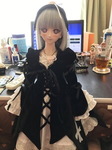 Rating: Safe Score: 0 Tags: 1girl black_dress blonde_hair doll dress indoors long_hair solo suigintou User: admin