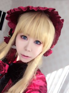 Rating: Safe Score: 0 Tags: 1girl bangs blonde_hair blue_eyes bonnet closed_mouth eyelashes flower lips long_hair looking_at_viewer pink_flower pink_rose portrait red_flower red_rose rose shinku solo User: admin