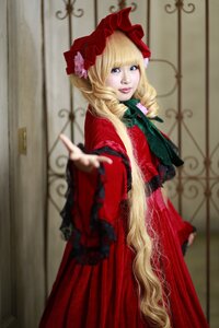 Rating: Safe Score: 0 Tags: 1girl blonde_hair blue_eyes blurry bonnet depth_of_field dress drill_hair flower indoors lips long_hair long_sleeves looking_at_viewer outstretched_arm outstretched_hand pointing red_dress shinku solo very_long_hair User: admin