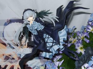 Rating: Safe Score: 0 Tags: 1girl black_wings boots dress flower frills hairband image long_hair long_sleeves red_eyes silver_hair solo suigintou wings User: admin