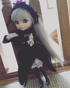 Rating: Safe Score: 0 Tags: 1girl boots doll dress frills long_hair photo purple_eyes sitting solo standing suigintou User: admin