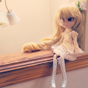 Rating: Safe Score: 0 Tags: 1girl blonde_hair blue_eyes boots cross-laced_footwear doll doll_joints dress hair_ornament joints kirakishou knee_boots long_hair long_sleeves sitting solo very_long_hair white_dress white_footwear User: admin