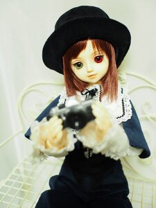 Rating: Safe Score: 0 Tags: 1girl aiming_at_viewer bangs black_dress blurry brown_hair closed_mouth doll dress green_eyes hat heterochromia long_sleeves looking_at_viewer red_eyes solo souseiseki User: admin