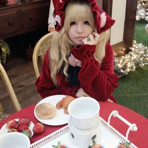 Rating: Safe Score: 0 Tags: 1girl blonde_hair blue_eyes flower lips long_hair looking_at_viewer realistic red_dress rose shinku sitting solo teacup User: admin