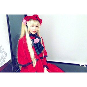 Rating: Safe Score: 0 Tags: 1girl bangs blonde_hair blue_eyes dress flower lips long_hair long_sleeves looking_at_viewer photo red_dress rose shinku solo User: admin