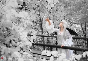 Rating: Safe Score: 0 Tags: 1girl bare_tree blurry blurry_foreground depth_of_field dress long_hair long_sleeves profile solo standing suigintou tree white_dress white_hair white_theme wings User: admin
