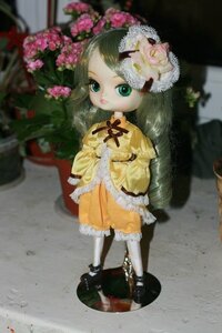 Rating: Safe Score: 0 Tags: 1girl black_footwear blurry blurry_foreground depth_of_field doll dress flower frills full_body green_eyes green_hair kanaria long_hair long_sleeves looking_at_viewer ribbon solo standing very_long_hair white_legwear yellow_dress User: admin